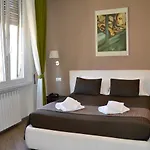 Mia Suites